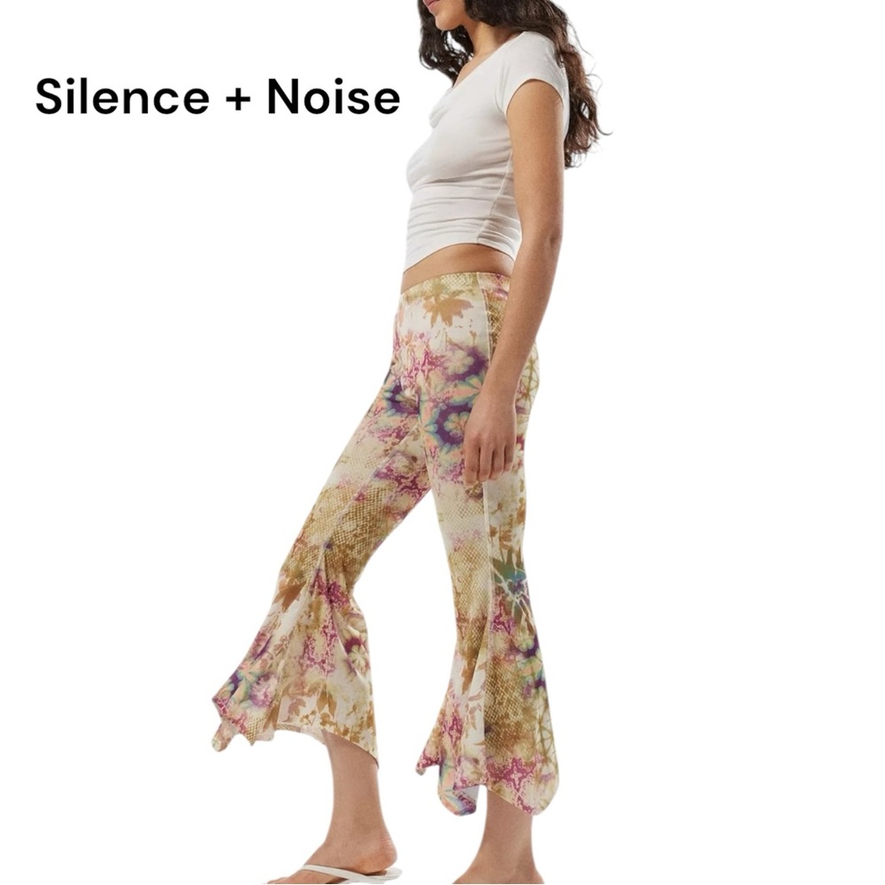 NWT SILENCE + NOISE TINA FLARED CROP PANTS
